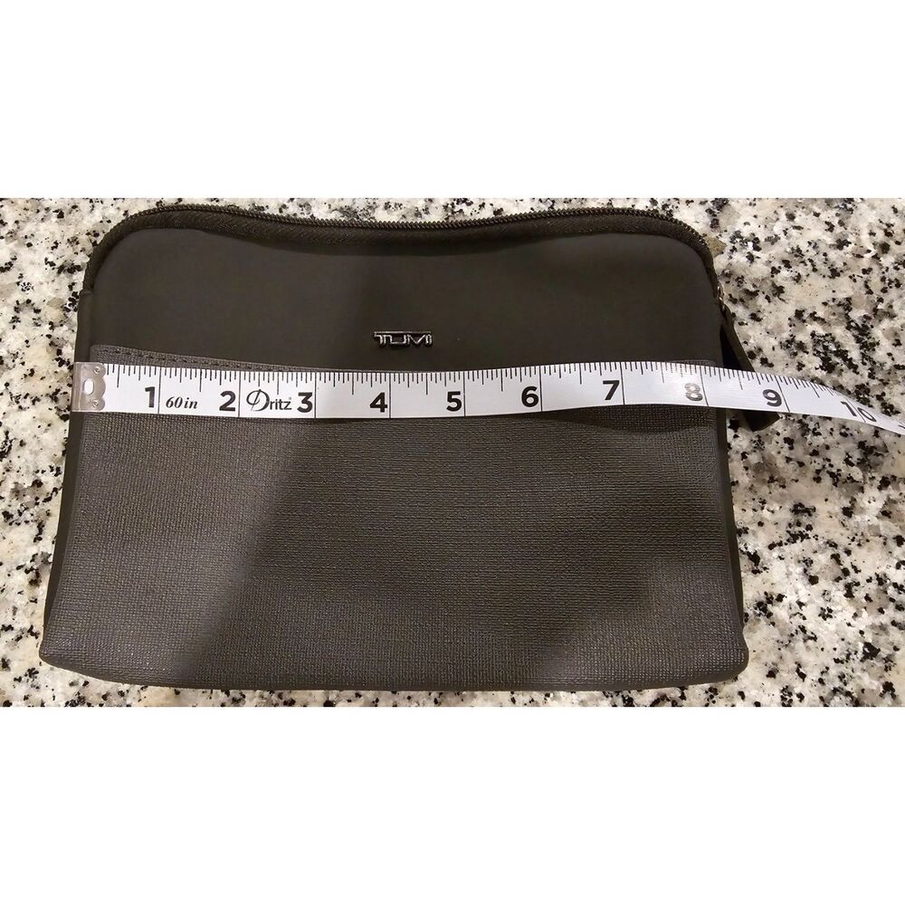 Tumi for Delta Makeup Bag